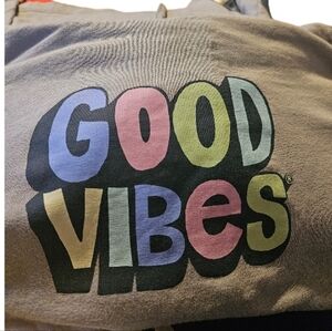 👕 Women's Life Is Good GOOD VIBES Long Sleeve Crusher Boxy Tee Large